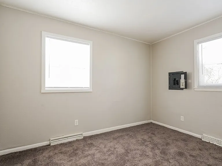 1793949_025_bedroom_13574694.jpg