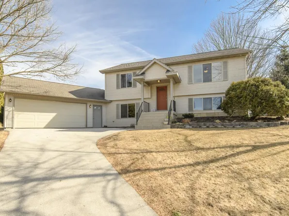 W1498 Marietta AVENUE, Ixonia, WI 53036