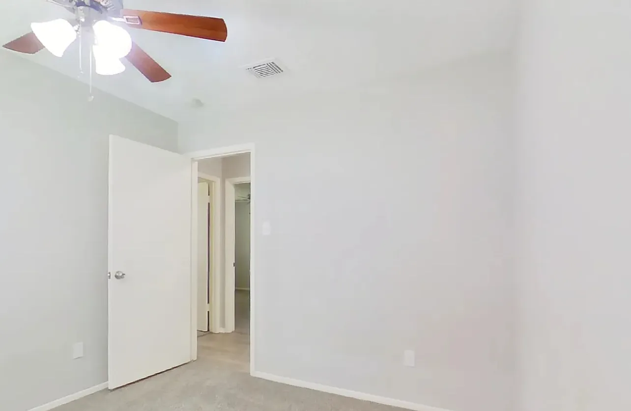 3 bed, 1138 sqft, $2,518 — Photo 1
