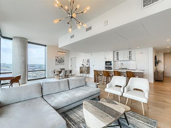 3rd image of 70 Rainey St Unit 1308
