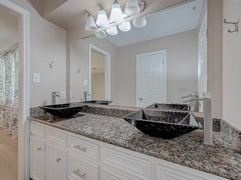 8110 Bent Oak Ln — Photo 39