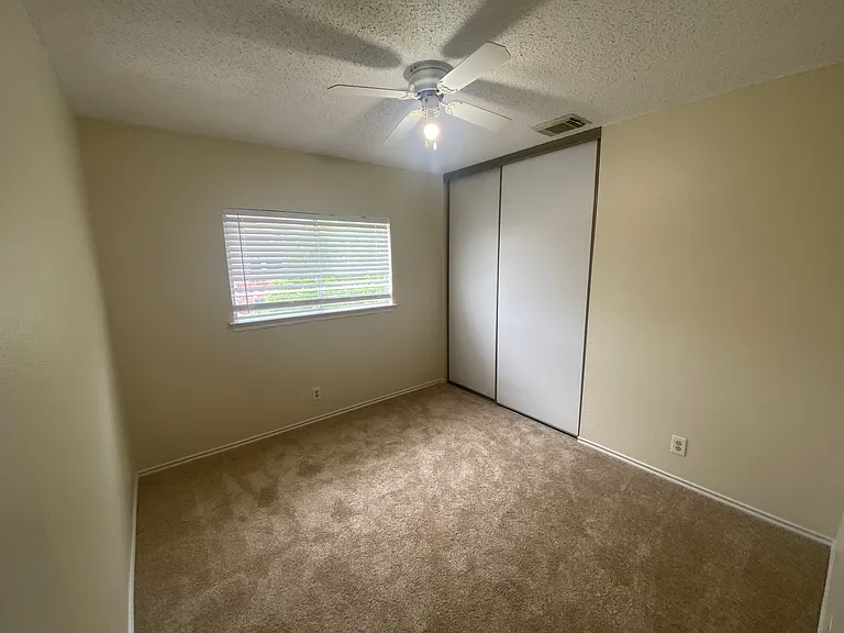 8802 Bridgefield — Photo 22