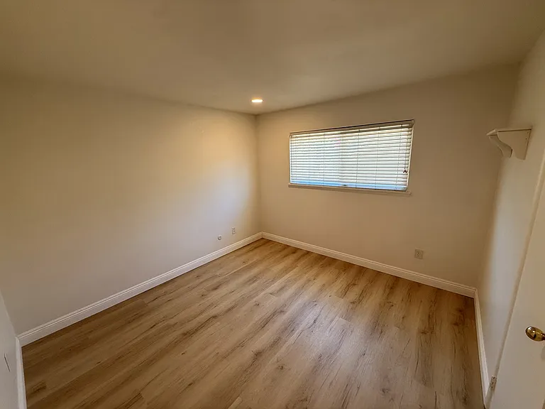 265 W Campus View Dr — Photo 7