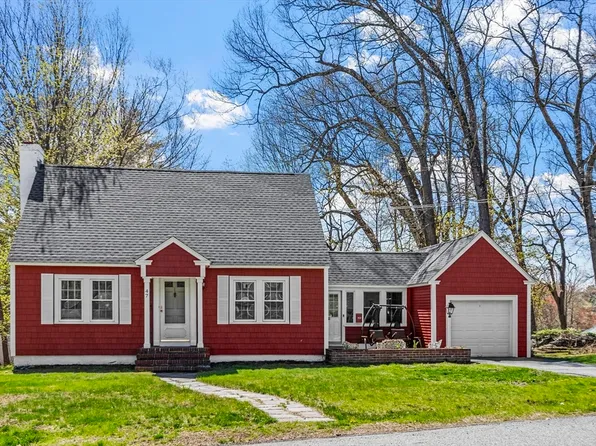 47 Austin St, Leominster, MA 01453
