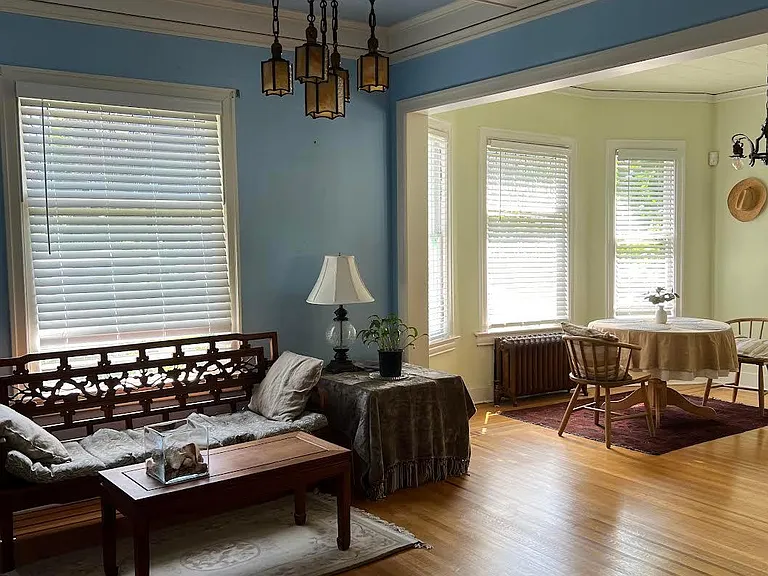 Open floor Living/Dinning