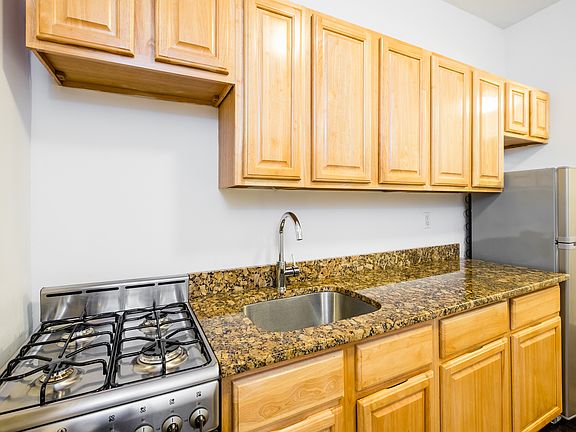 2nd image of 178 Thompson St APT 4C