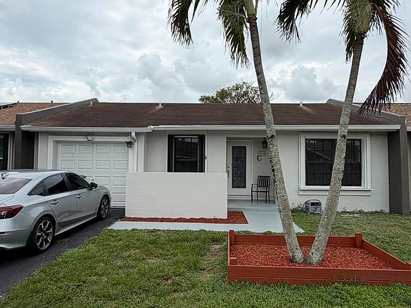 5th image of 5460 S Lakewood Cir S #C