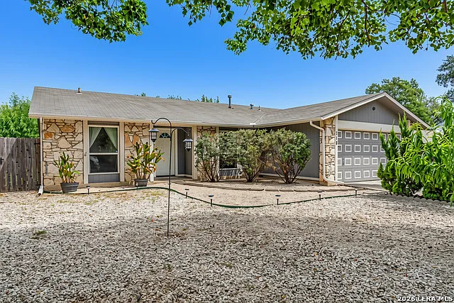 3 bed, 2.0 bath, 1350 sqft, $1,550 — Photo 3