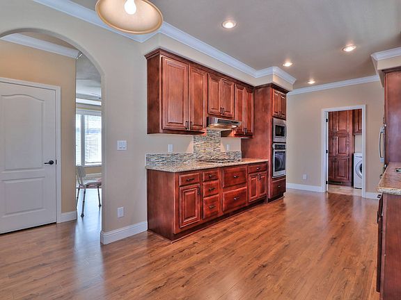 4th image of 302 Mill Pond Dr