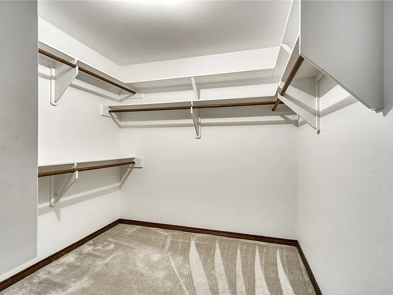 1402 Riverstone Ct — Photo 25