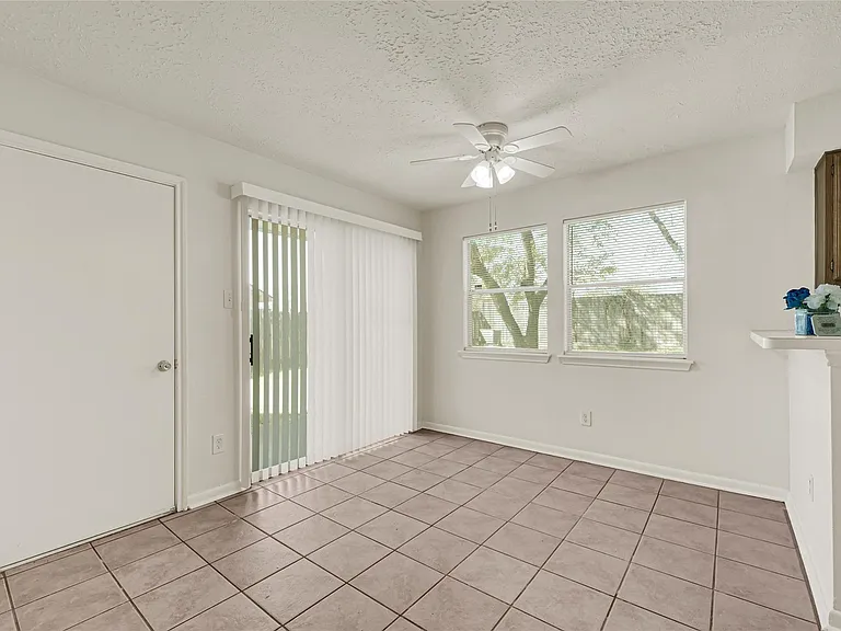 4910 Brownfields Ct — Photo 27