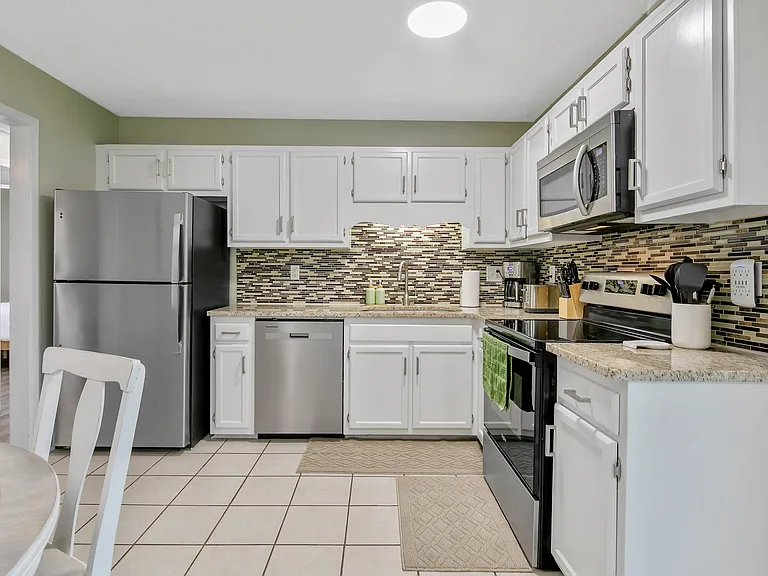 126 Golf Dr — Photo 10