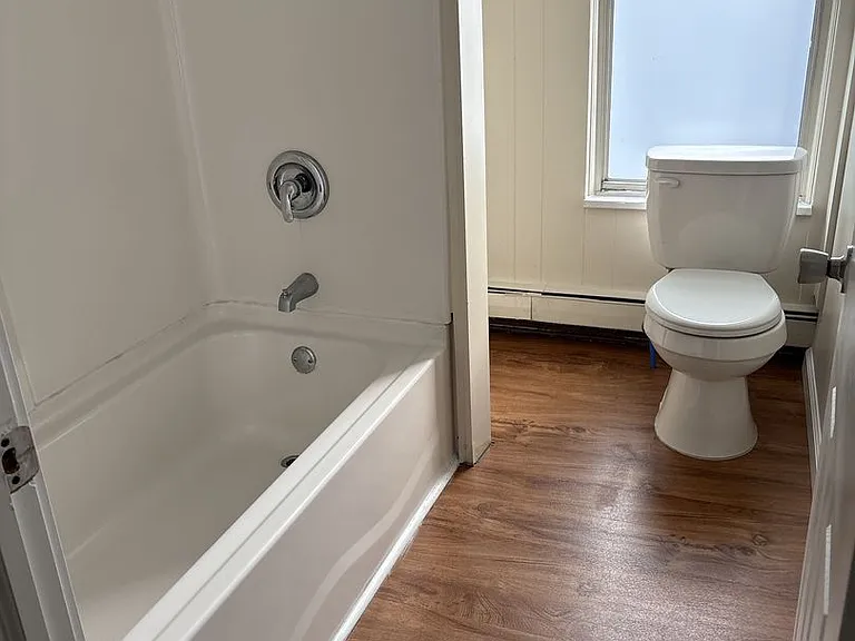 332 Stewart St — Photo 19