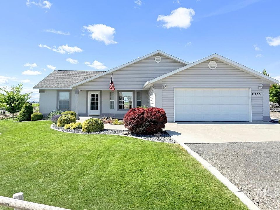 1st image of 2335 Garey Ln