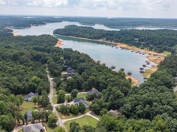 4th image of 1111 Bay Dr