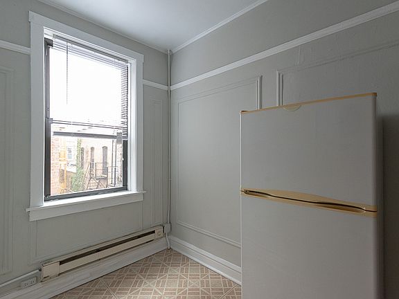 5th image of 429 W Belden Ave APT A203