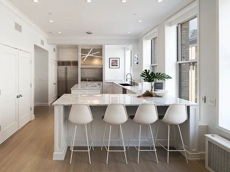 114 W 17th St #5F — Photo 4