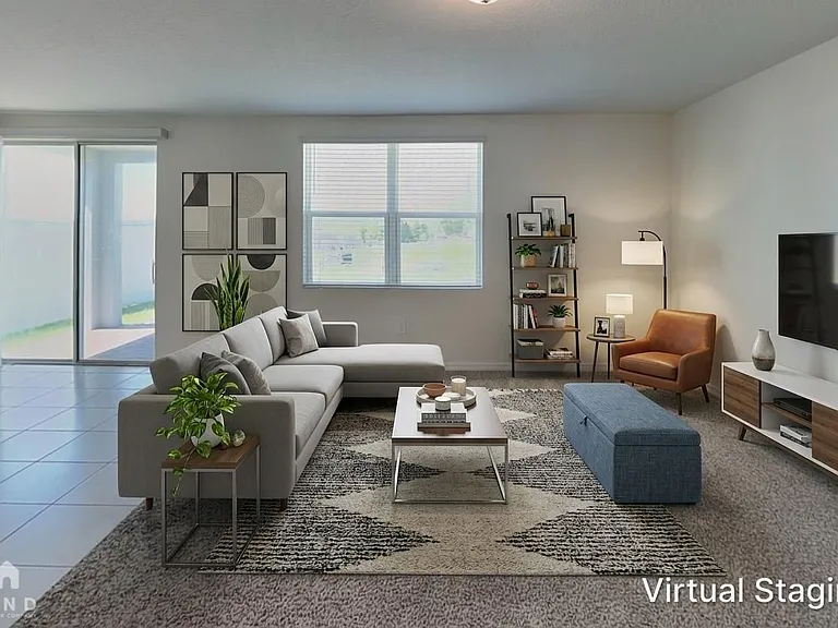 796 Griffon Ave — Photo 2