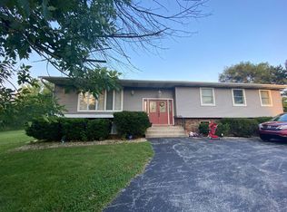8875 Parrish Ave, Schererville, IN 46375