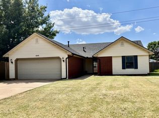 205 N Rockypoint Dr, Edmond, OK 73003