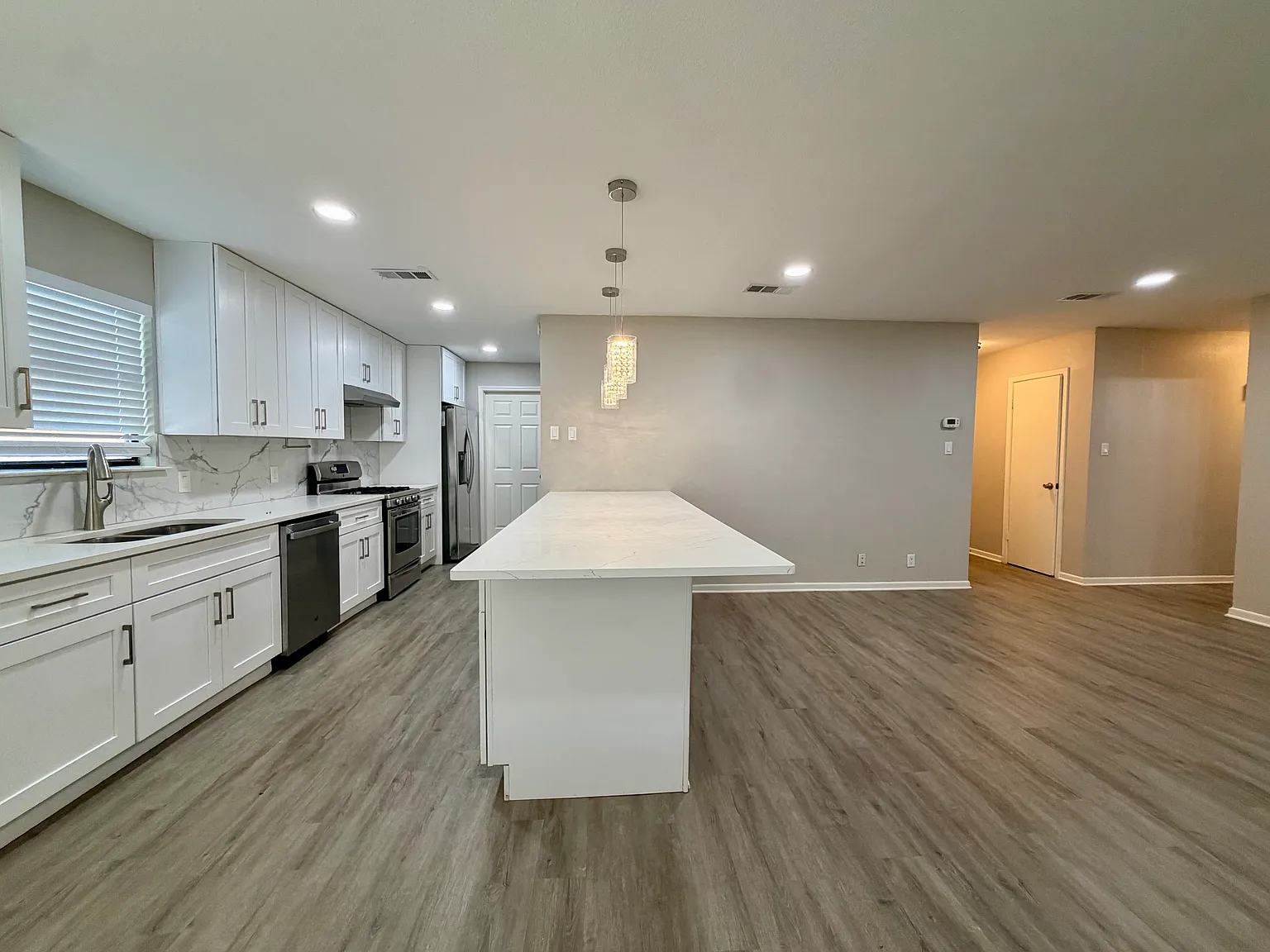 3 bed, 1113 sqft, $1,800 — Photo 3