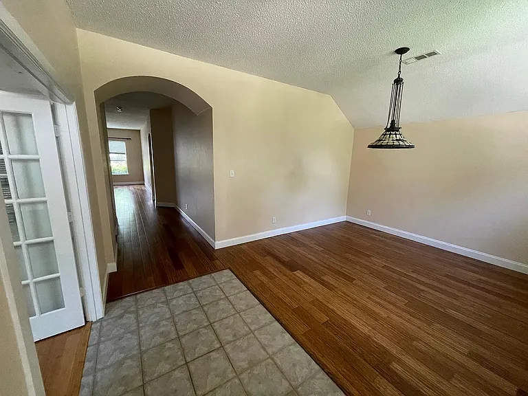 2602 Hearthside Ln — Photo 8