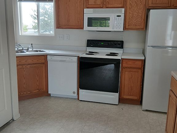 3rd image of 3922 Dove Ln