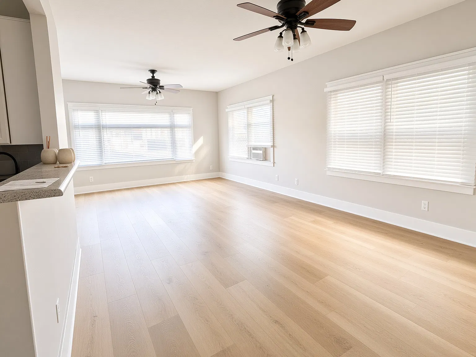 2 bed, 950 sqft, $2,400 — Photo 4