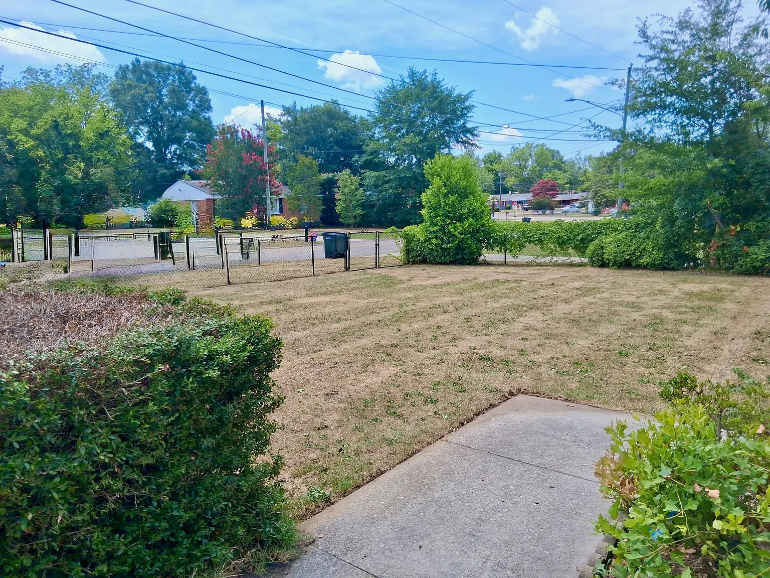 3 bed, 1262 sqft, $1,300 — Photo 3