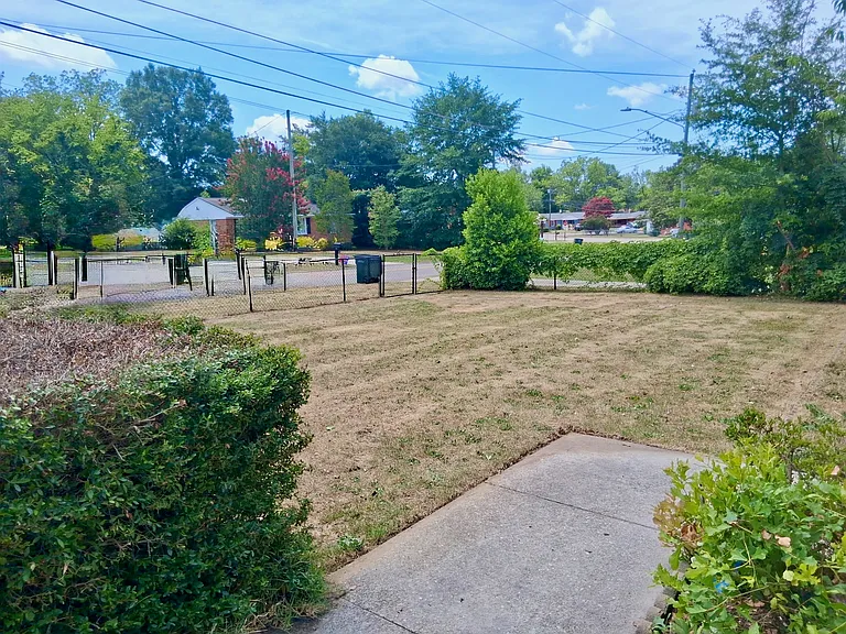 5118 Tulip Dr — Photo 3