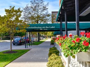 1028 E Juneau Ave APT 327, Milwaukee, WI 53202