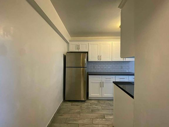 4th image of 37-24 Parsons Blvd #2A