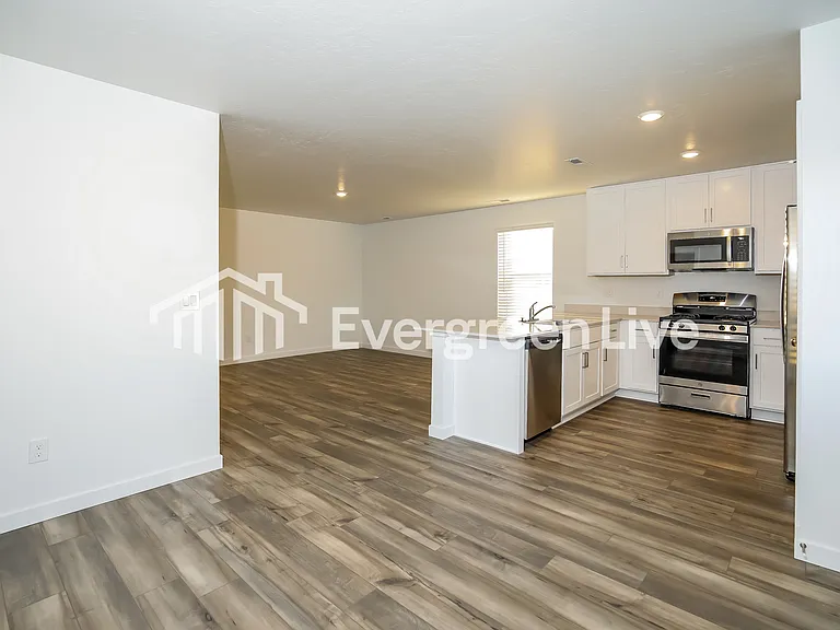 323 Lightening Ave — Photo 4
