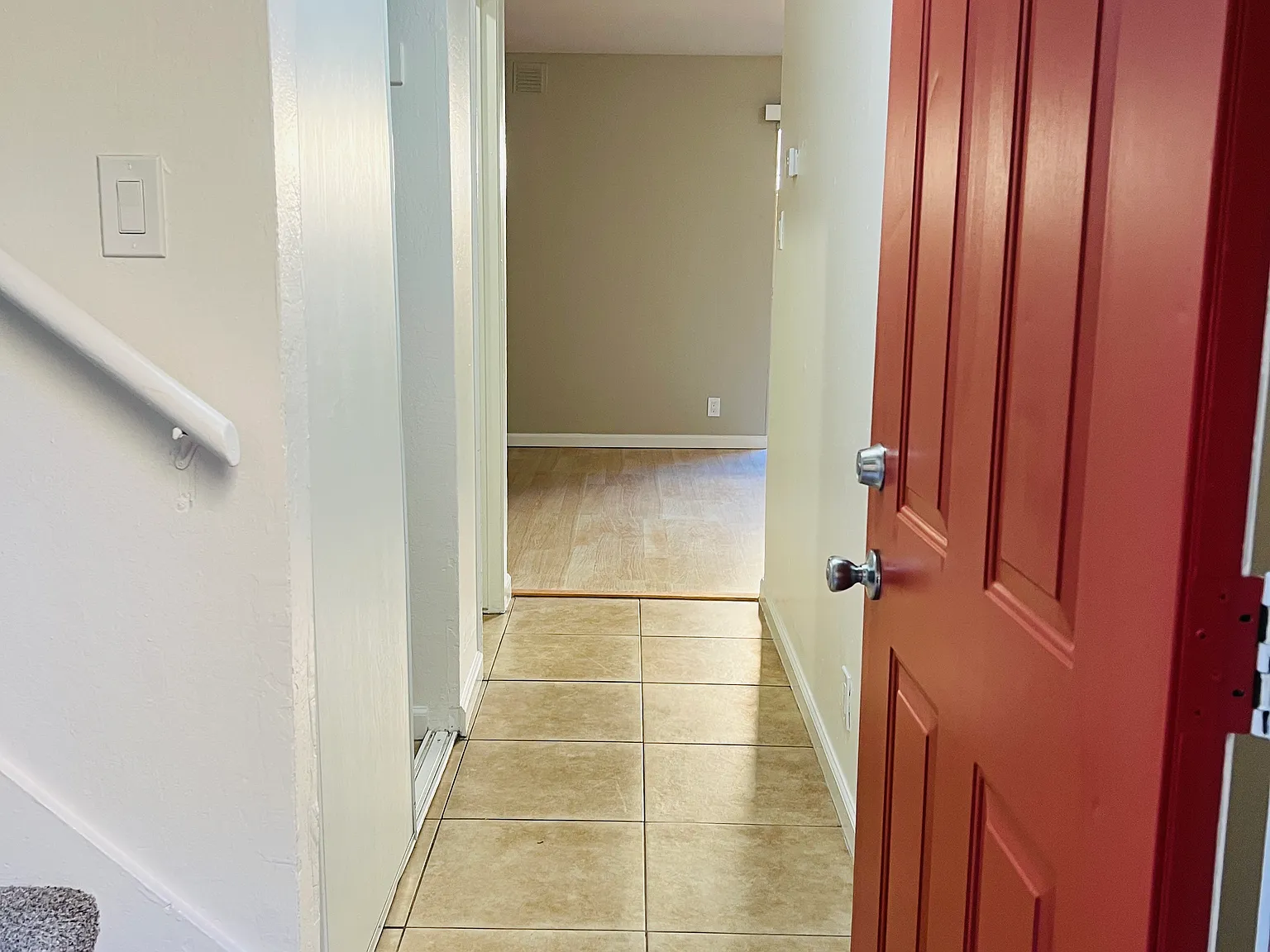 2 bed, 700 sqft, $1,995 — Photo 2