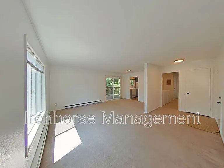 515 S 15th Ave #A — Photo 3