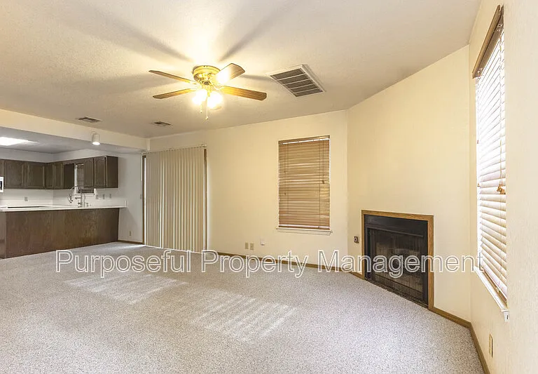 216 N Fretz Ave — Photo 3