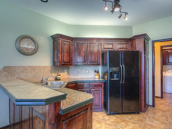 4th image of 18105 English Oak Ln