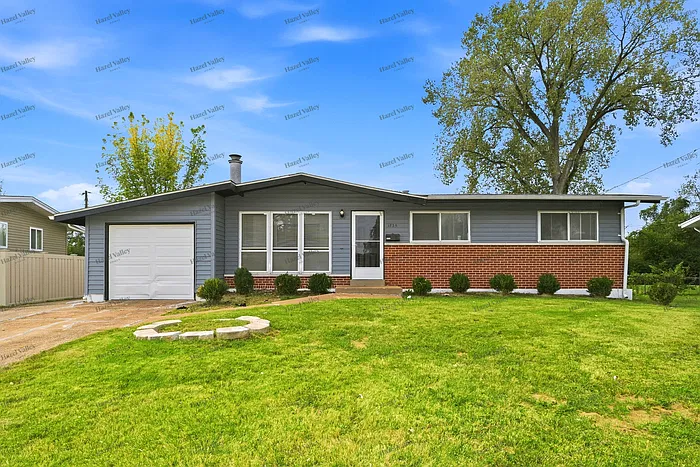 3 bed, 2.0 bath, 1926 sqft, $1,795 — Photo 1