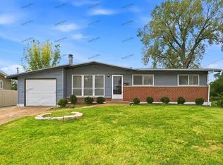 1825 Thunderbird Ave, Florissant, MO 63033