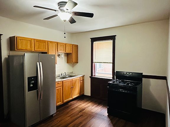 3rd image of 4251 Ellenwood Ave #A
