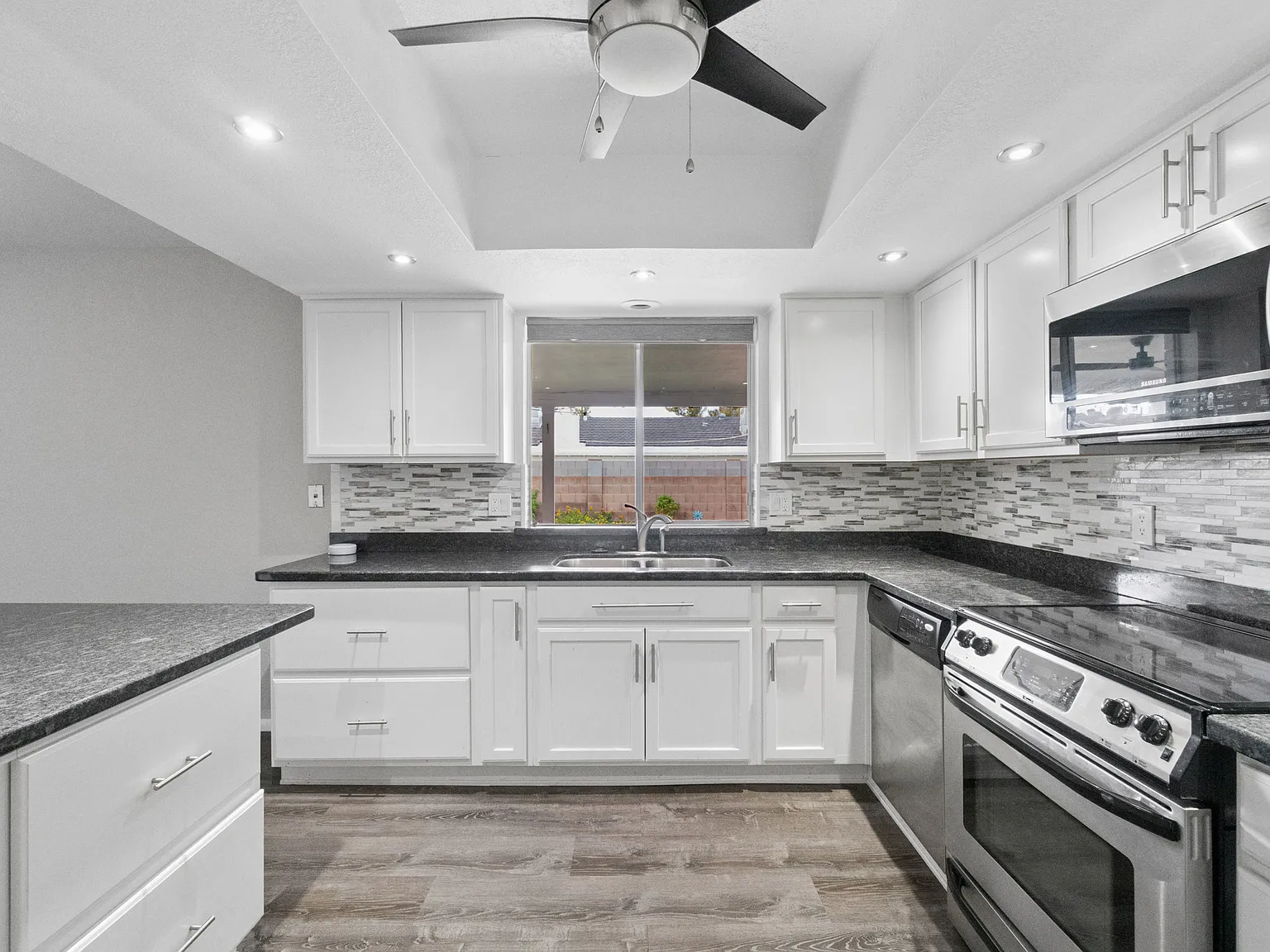 4 bed, 1673 sqft, $2,990 — Photo 4