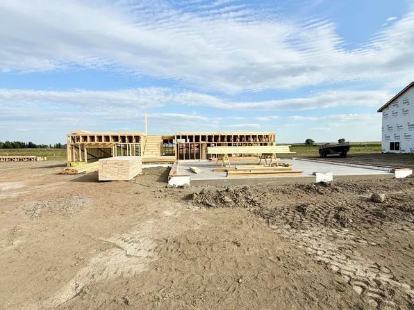 155 Mulberry Loop NE, Minot, ND 58703