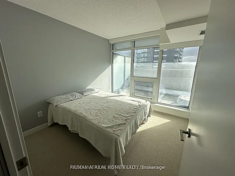 72 Esther Shiner Blvd #320 — Photo 9