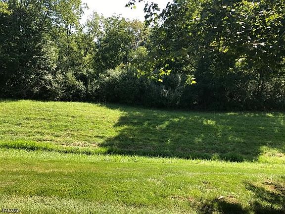 3rd image of 122 Village Dr