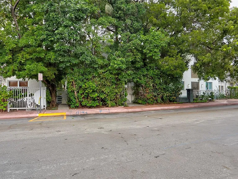 1550 Drexel Ave #101 — Photo 44