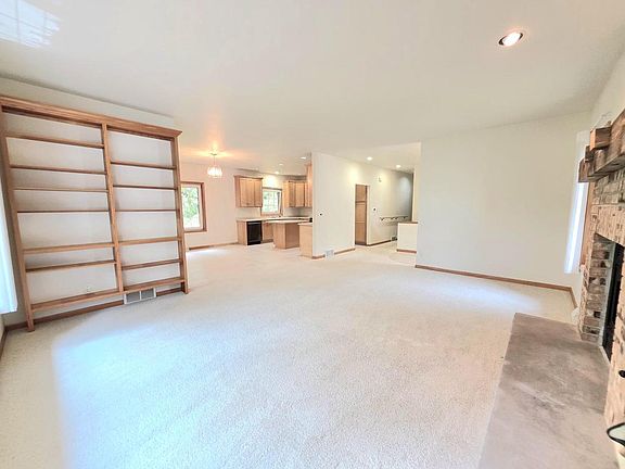 3rd image of 707 Giddings AVENUE