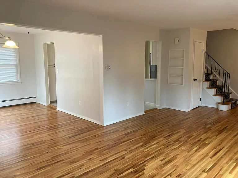 162 Railroad Ave — Photo 3