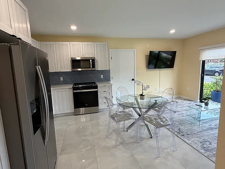 14561 SW 262nd St #5 — Photo 8