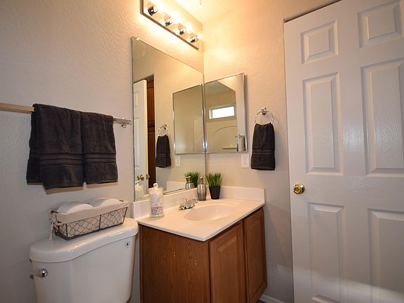 4th image of 1023 E Desert Holly Dr