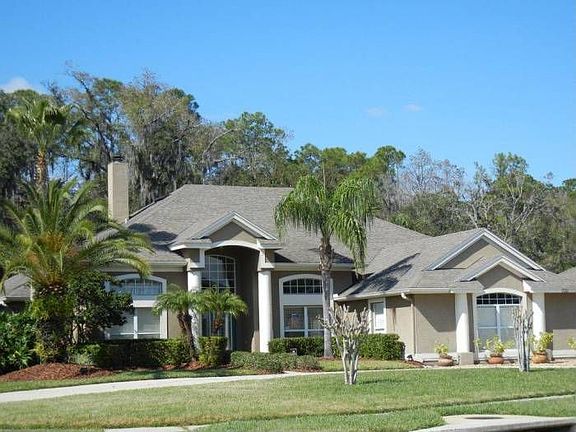 Exterior with Circular Dr